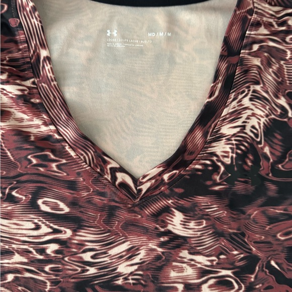 Women’s Under Armour shirt. - Picture 7 of 8